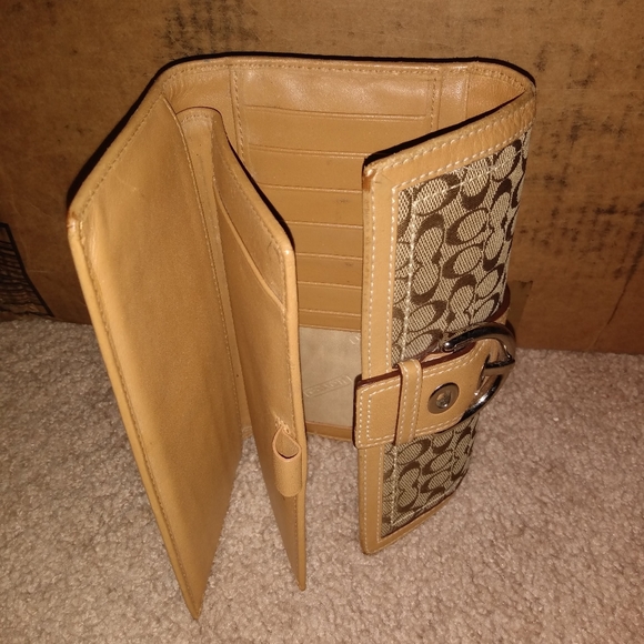 Coach Wallet - Picture 2 of 4